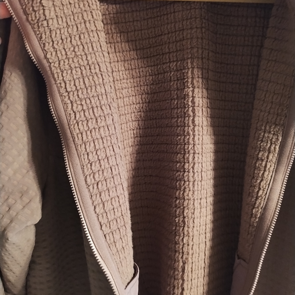 Patagonia Full-Zip Jacket - Picture 7 of 7